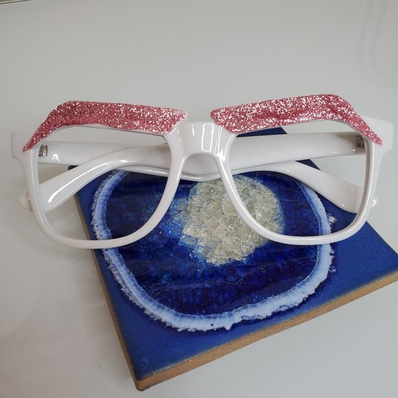Fashion Benefit Glasses (FREE) - Picture 1 of 5